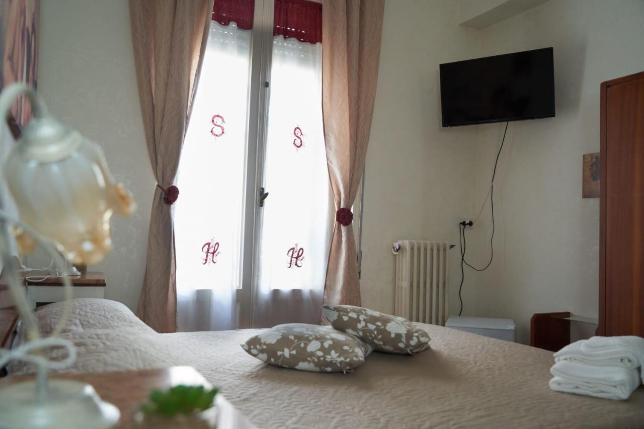 Le Stanze Di Ricci - Affittacamere Low Cost Lesina Eksteriør billede