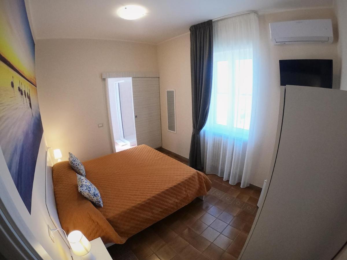 Le Stanze Di Ricci - Affittacamere Low Cost Lesina Eksteriør billede